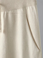 WOMEN’S V-NECK KNIT SWEATER SET SOLELII