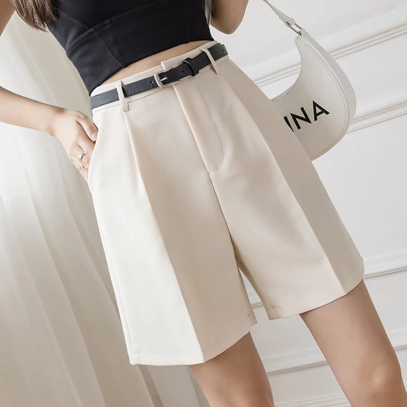 HIGH-WAISTED SHORTS WITH BELT