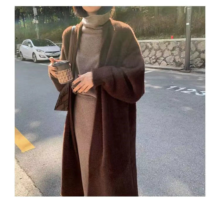 LONG KNITTED CARDIGAN WITH V-NECK