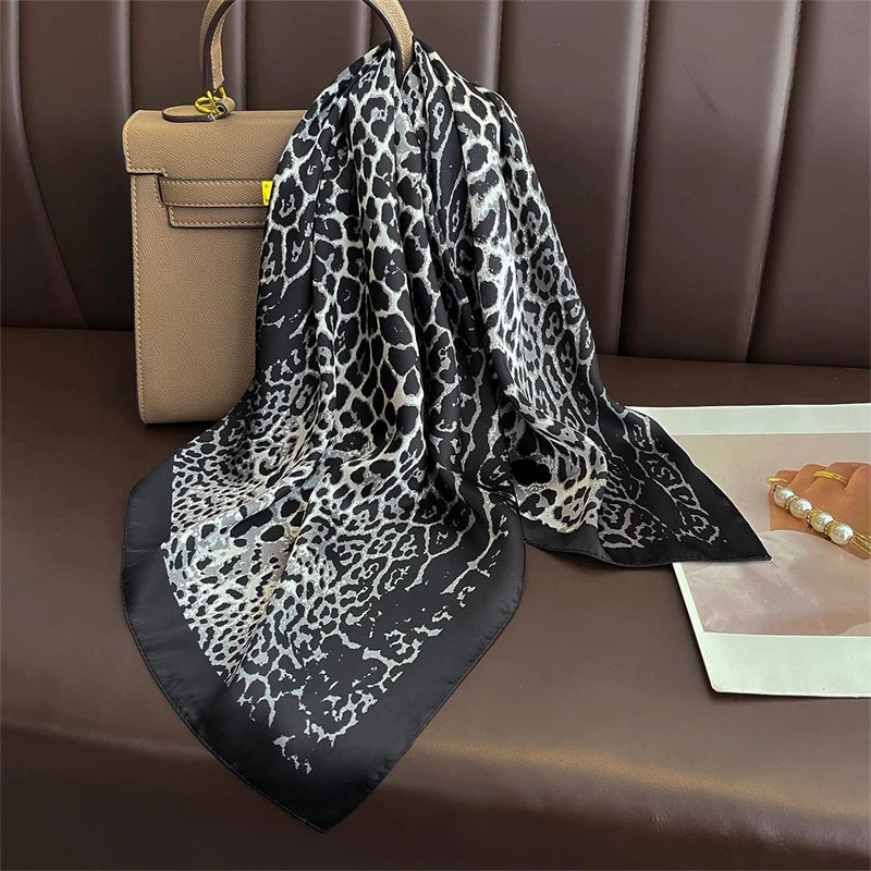 LUXURIOUS PRINTED WOMEN'S SCARF