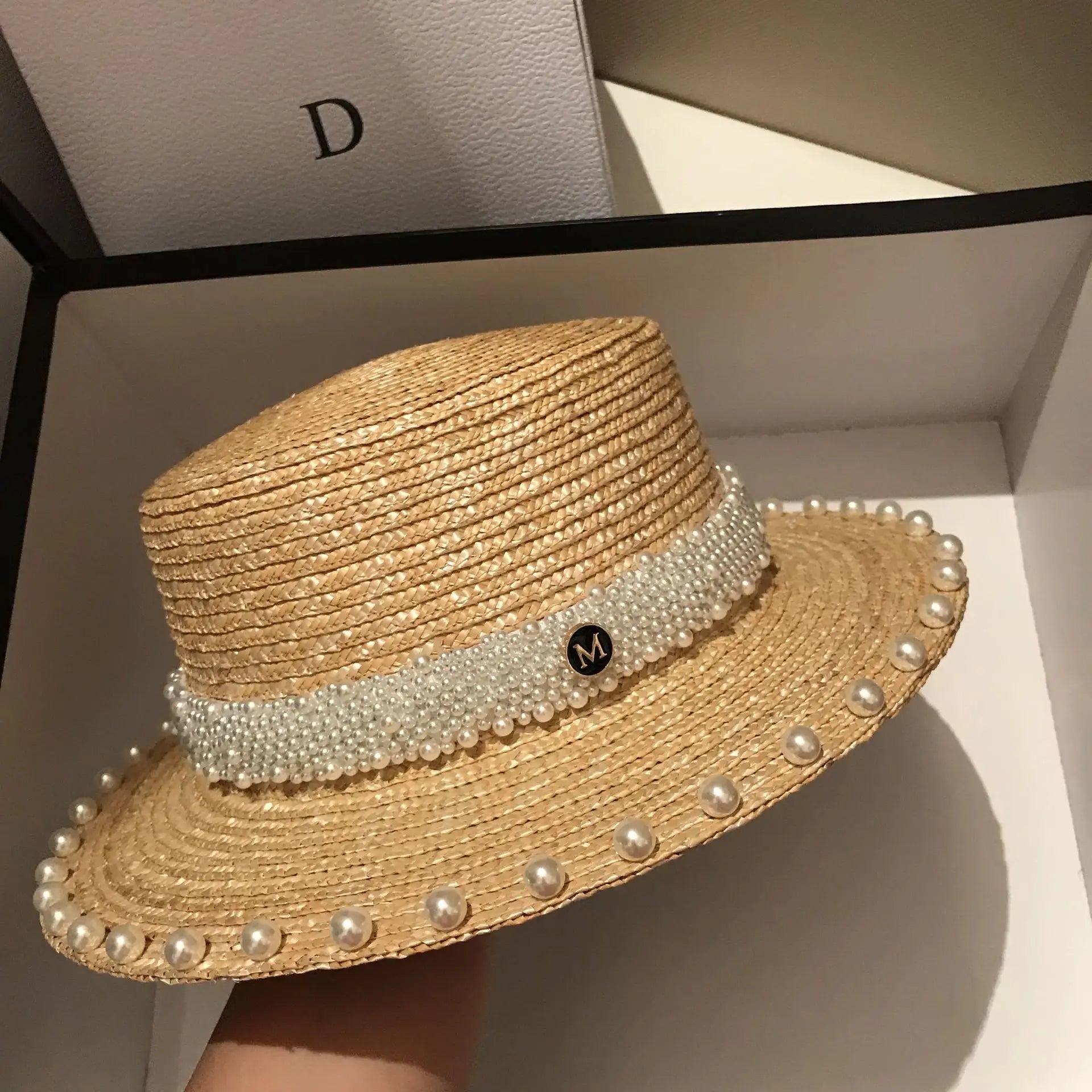STRAW HAT WITH LACE BAND AND WIDE BRIM