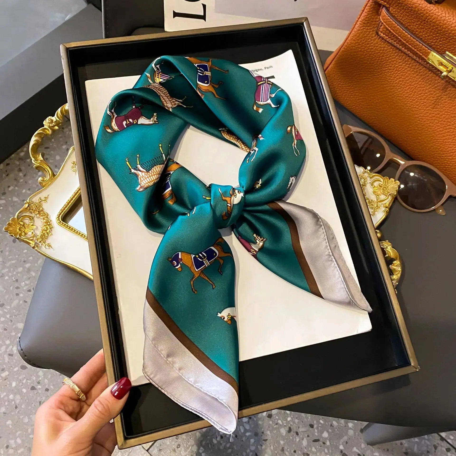 CHAIN PRINT SILK NECK SCARF Test