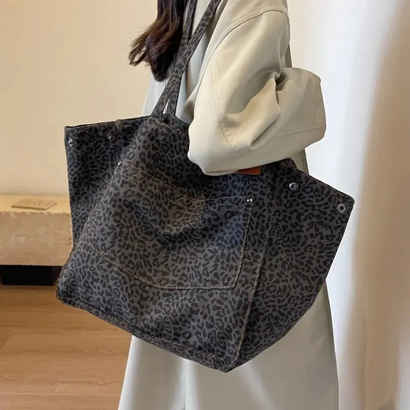 LEOPARD PRINT TOTE BAG