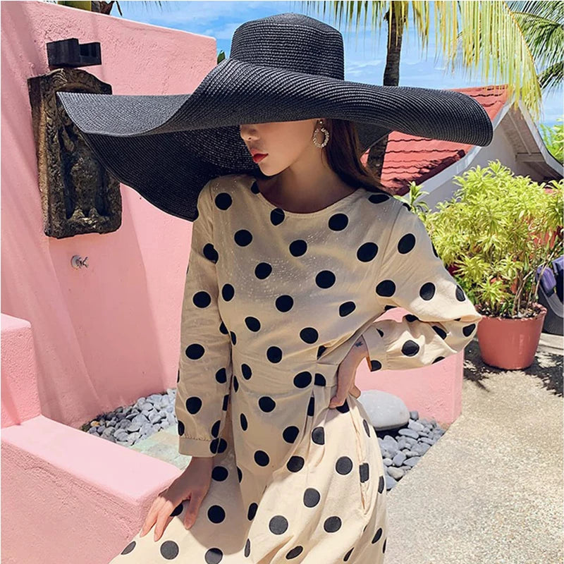 WIDE-BRIMMED STRAW SUN HAT