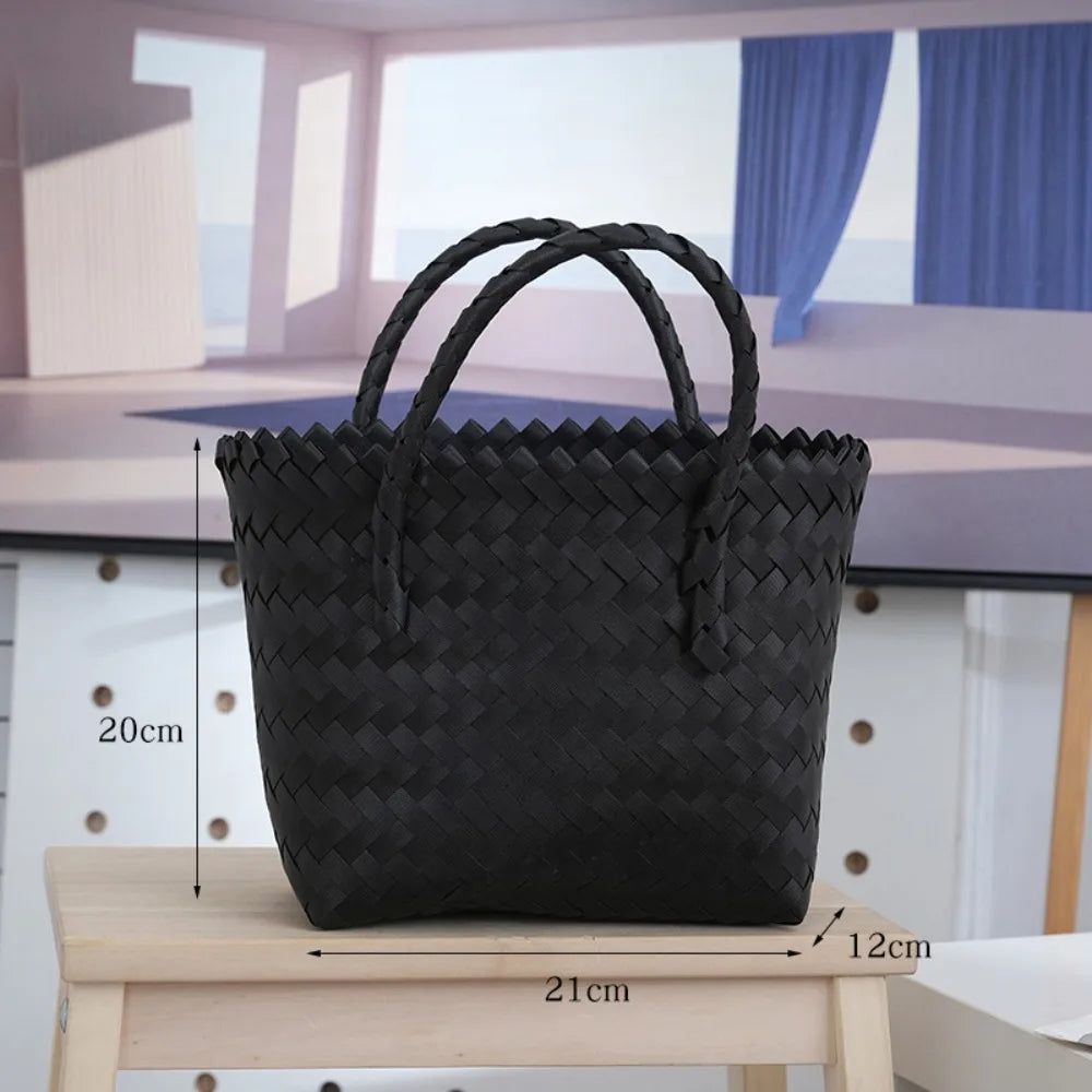 WOVEN BAMBOO-HANDLE CROCHET TOTE