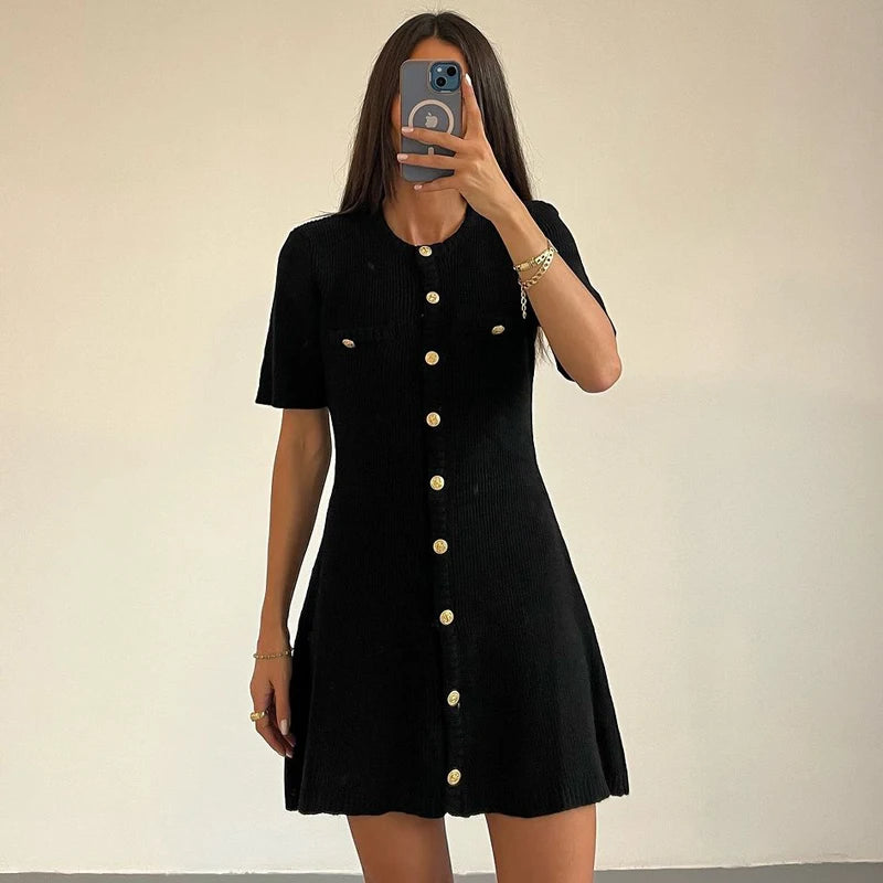 ELEGANT WHITE KNITTED MINI DRESS