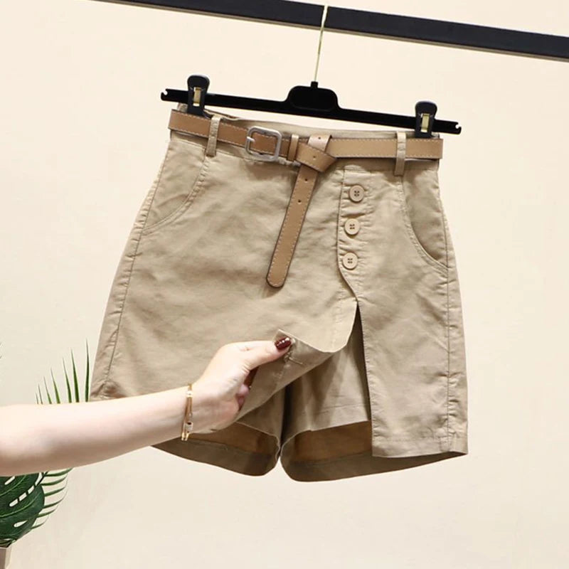 CHIC SHORTS WITH LOOSE BUTTONS AT THE WAIST