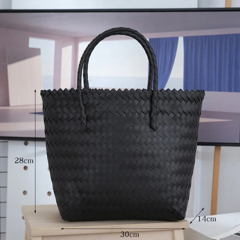 WOVEN BAMBOO-HANDLE CROCHET TOTE