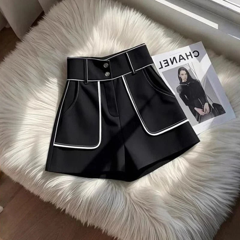 HIGH-WAISTED SHORTS - SPRING/SUMMER FASHION
