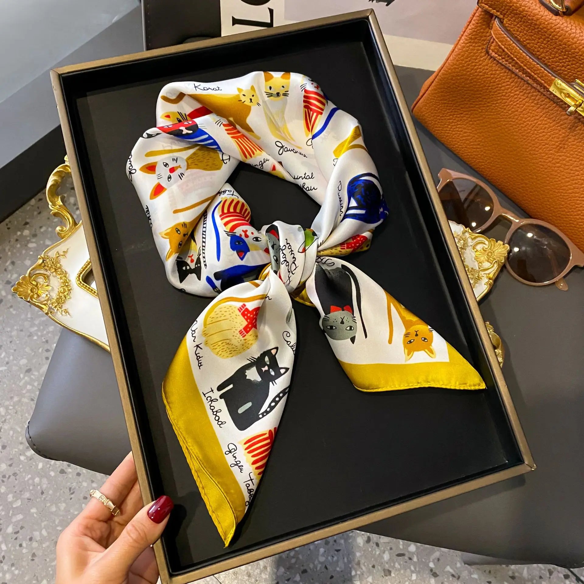 LUXURY CHAIN PRINT SILK-LIKE SCARF