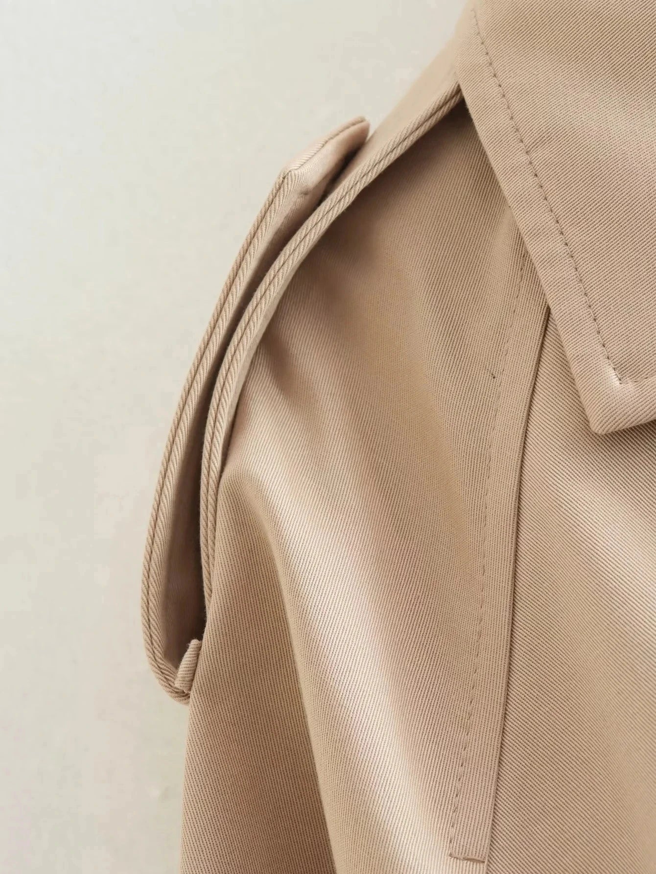 CROPPED DOUBLE-BREASTED TRENCH JACKET