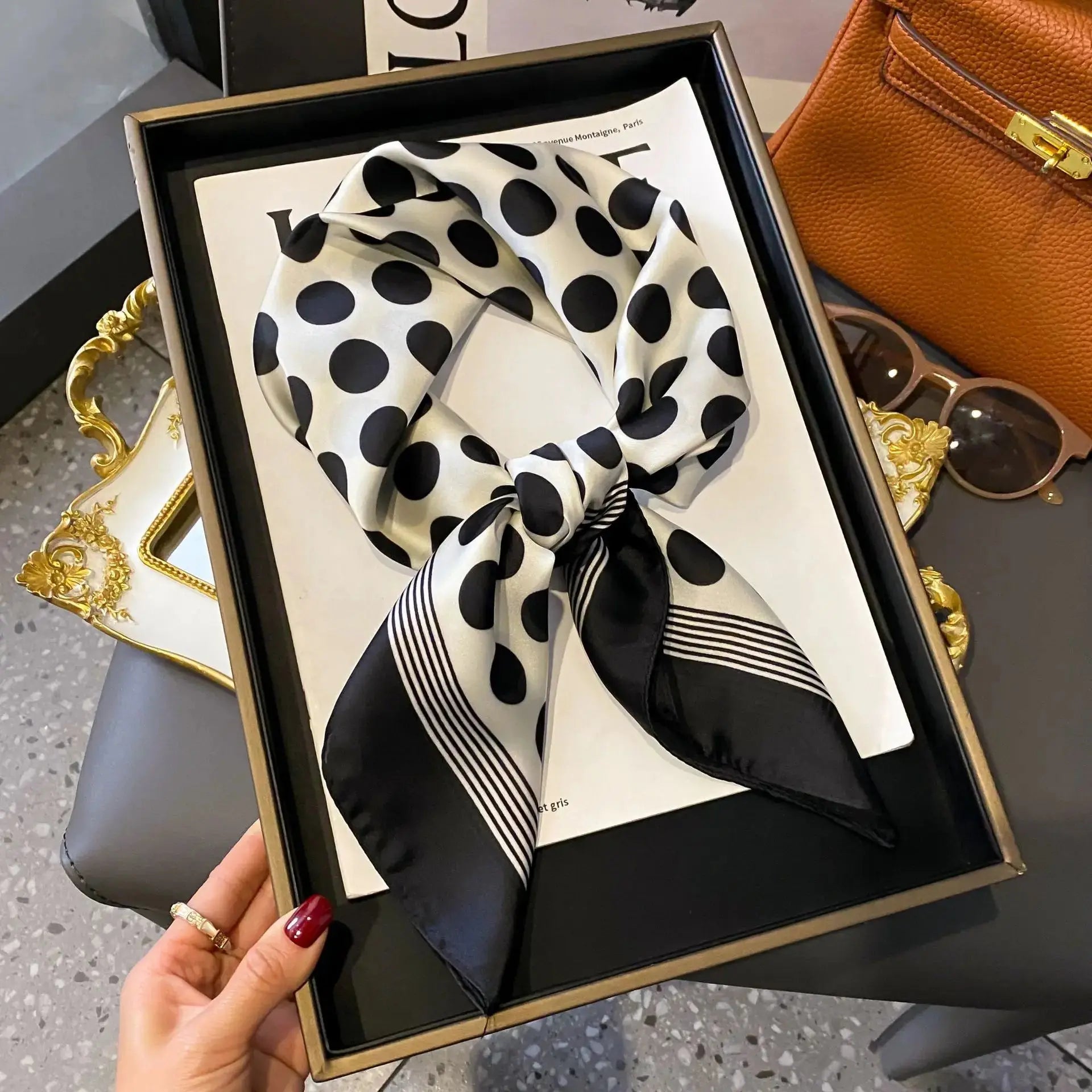 CHAIN PRINT SILK NECK SCARF Test