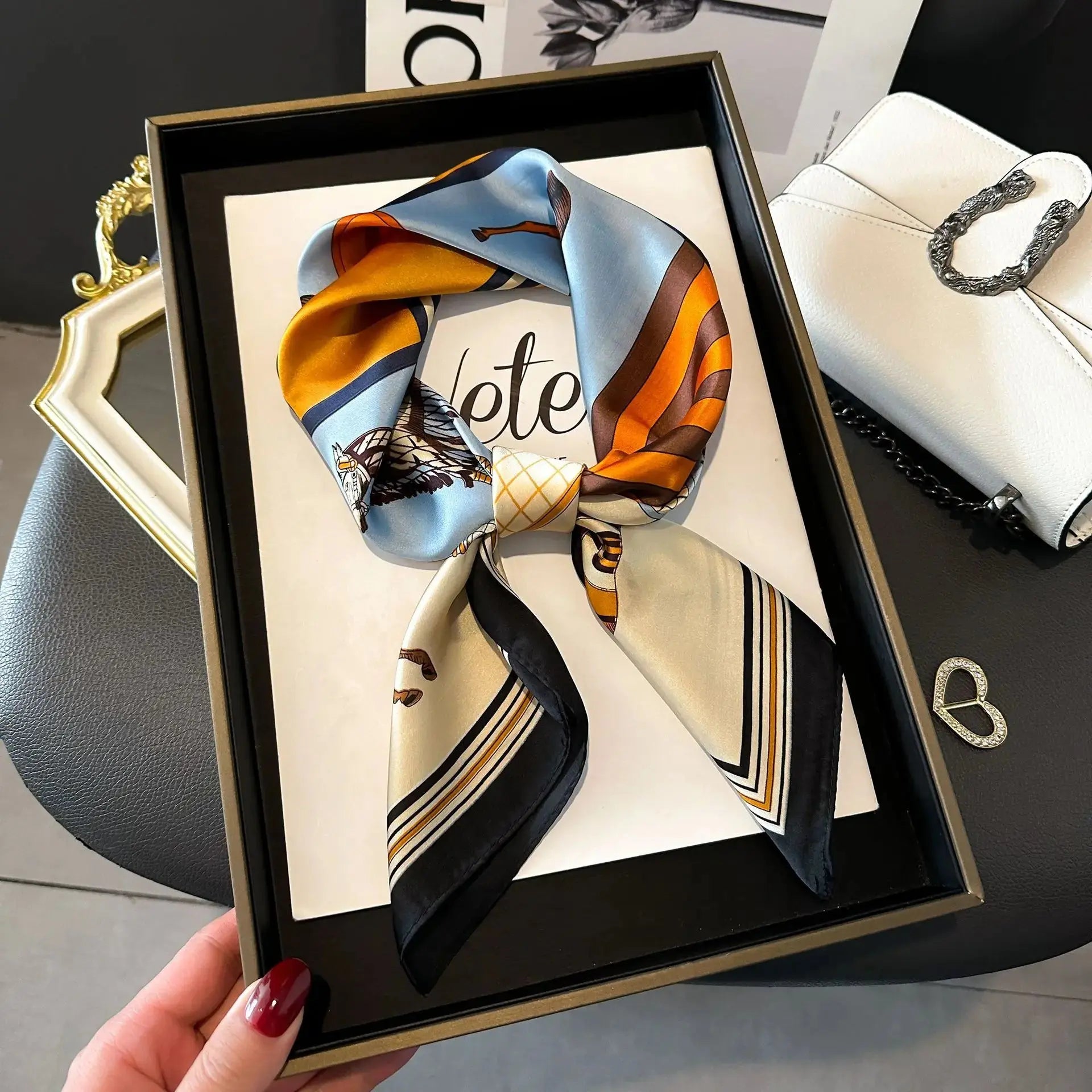 CHAIN PRINT SILK NECK SCARF Test