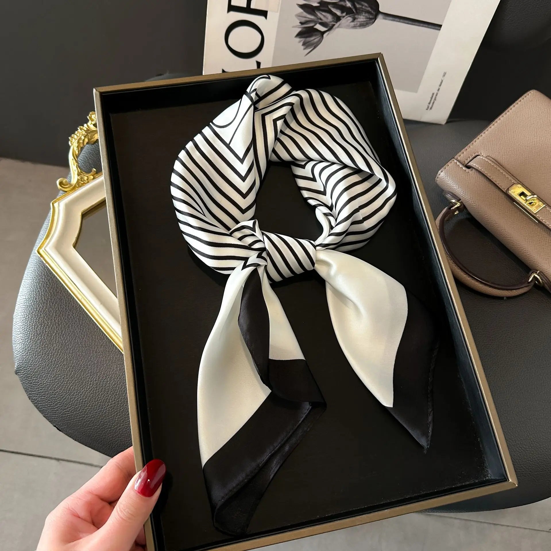 LUXURY CHAIN PRINT SILK-LIKE SCARF