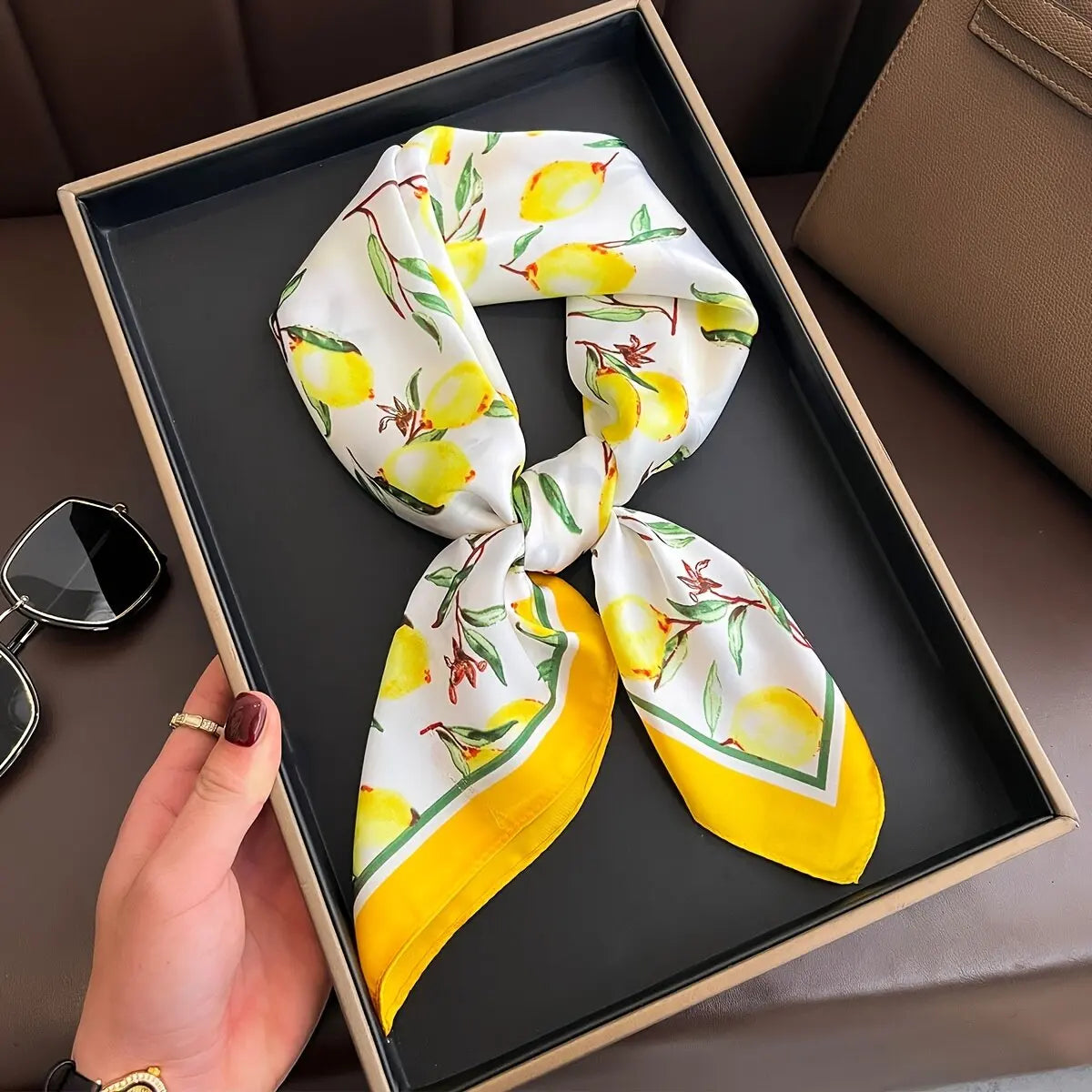 LUXURIOUS PRINTED WOMEN'S SCARF
