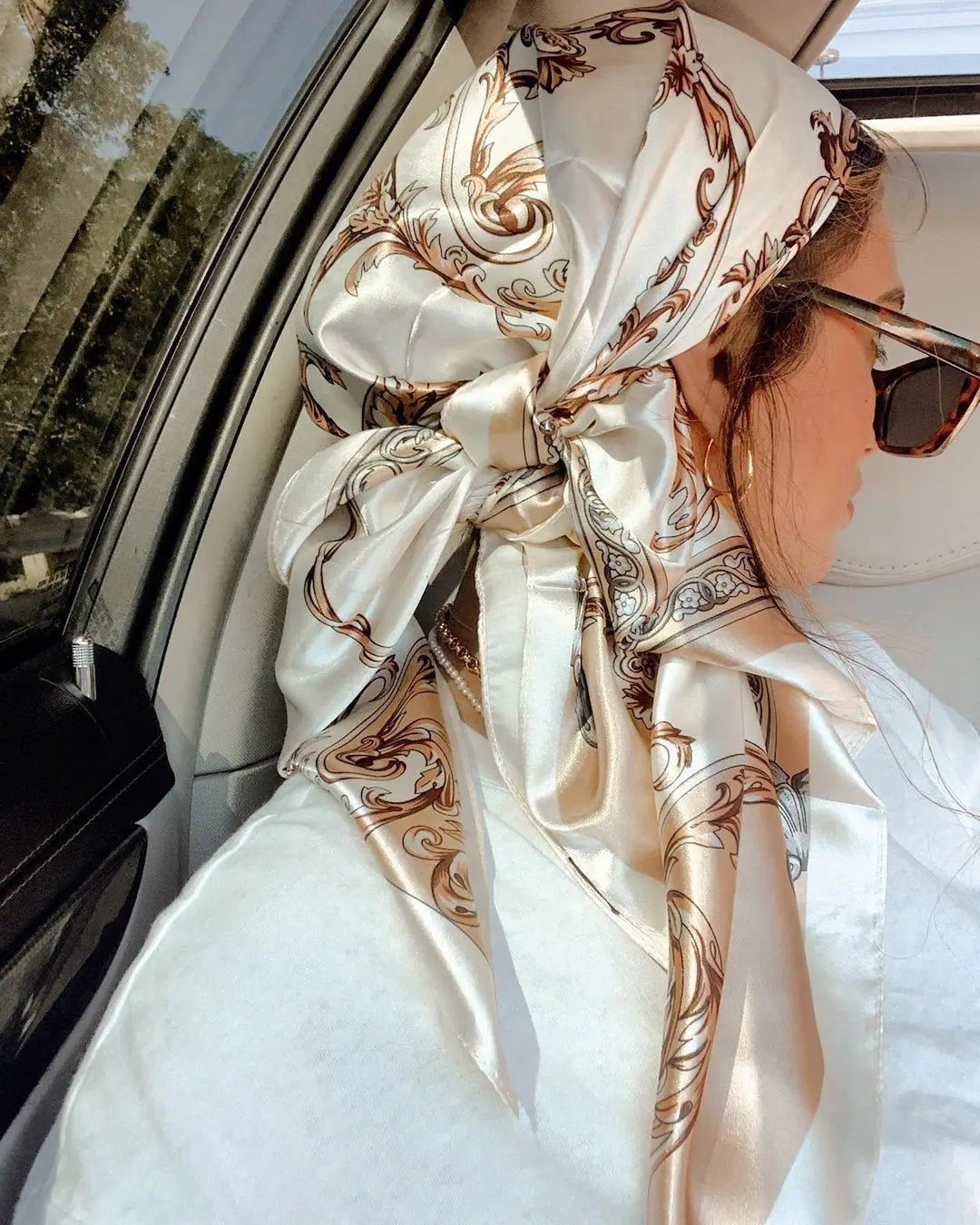 SATIN PRINT MULTIFUNCTIONAL SQUARE SCARF