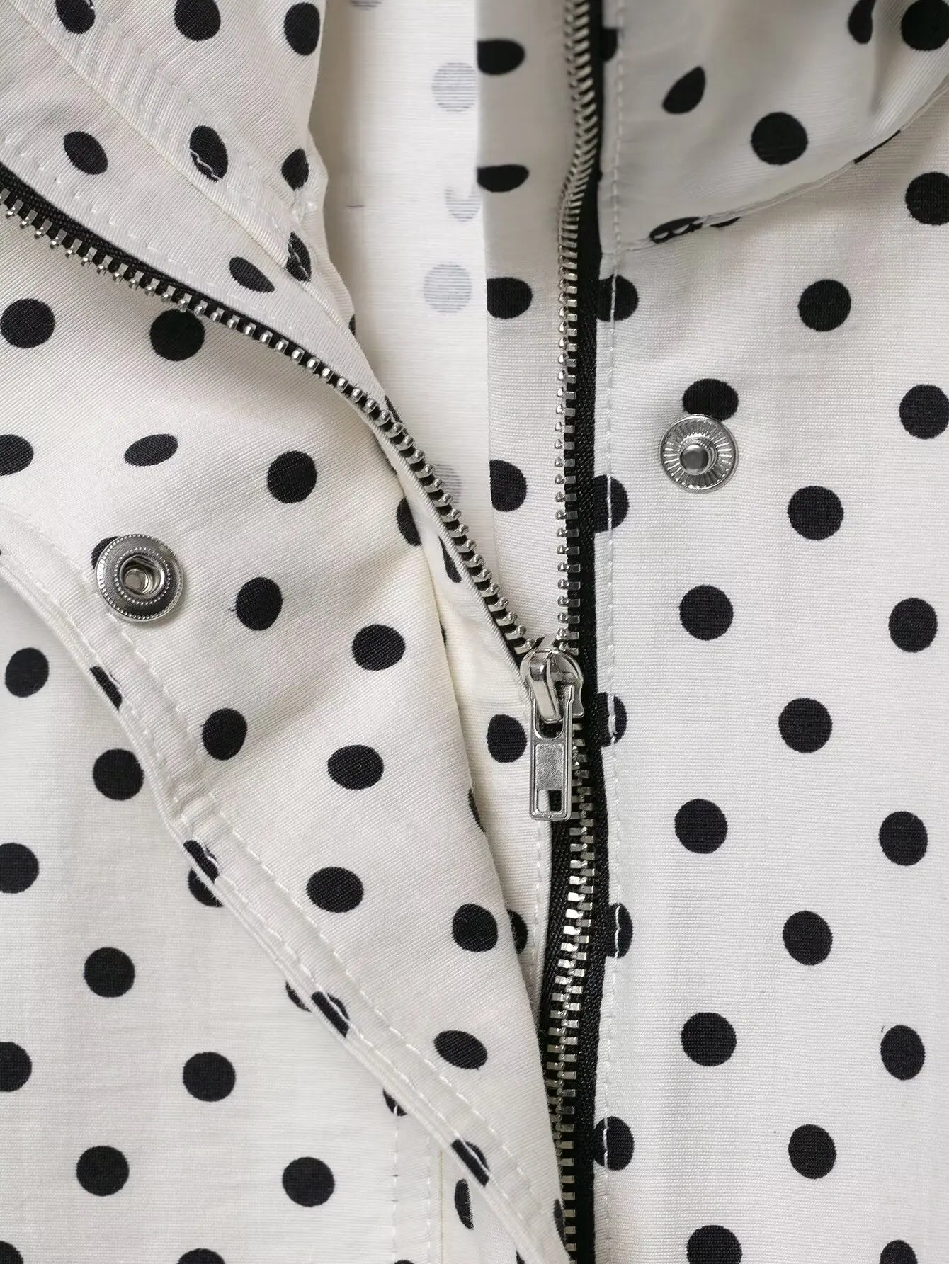 POLKA DOT ZIPPER JACKET WITH TURTLENECK