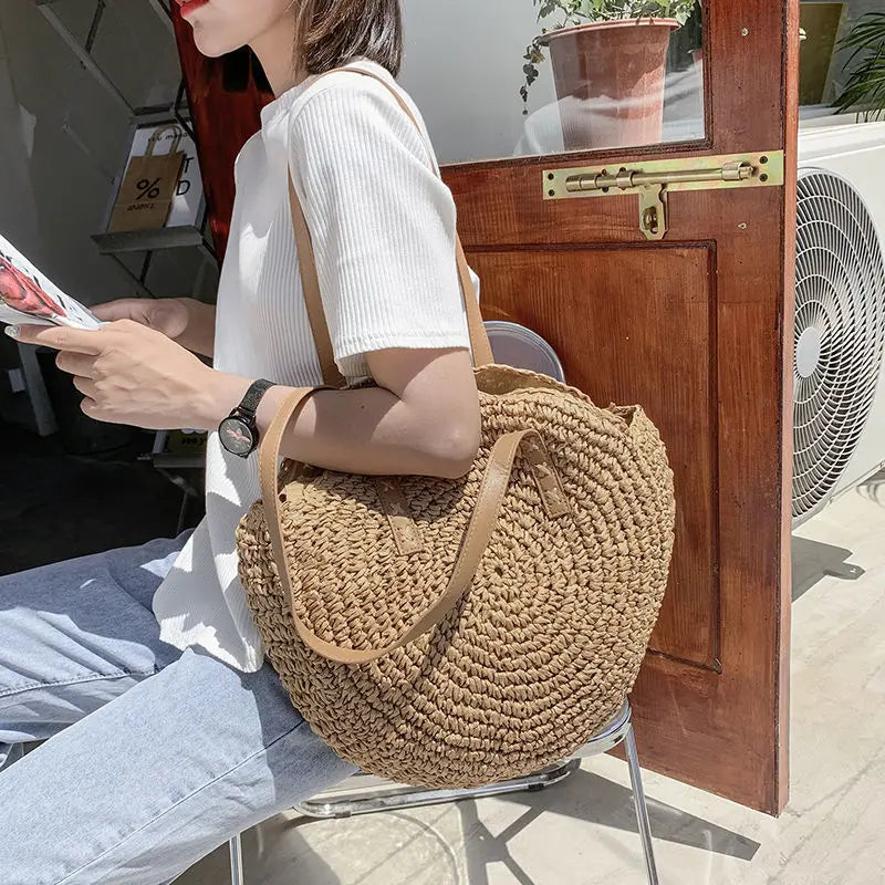 VINTAGE ROUND BEACH STRAW BAG
