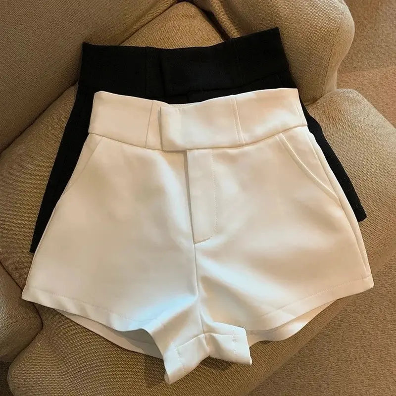 BLACK WOMEN'S SHORTS ELEGANT HIGH WAIST SOLELII